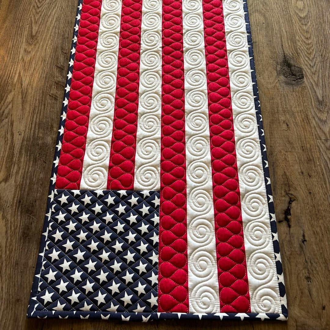 Camino de Mesa Acolchado Orgulloso Americano
