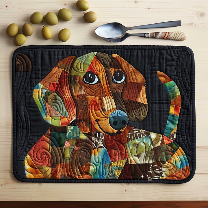 Mantelito Acolchado de Otoño con Sonrisa Alegre de Dachshund