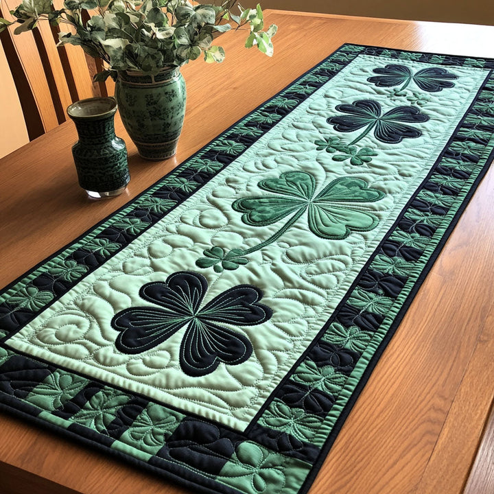 Caminito de Mesa Acolchado Clover Grove