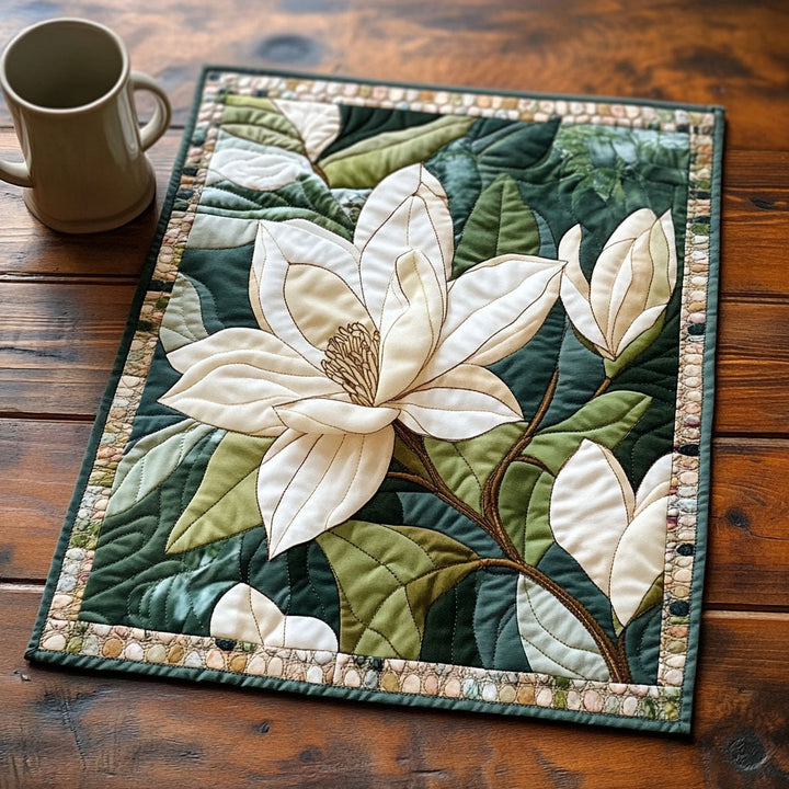Mantelito Acolchado Magnolia Eterna