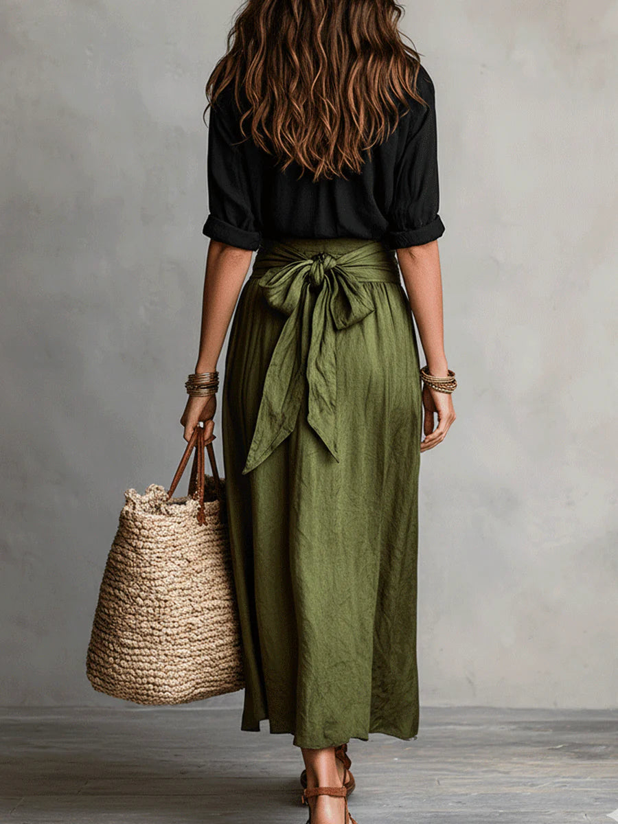 Vera | Camicia nera e gonna oliva