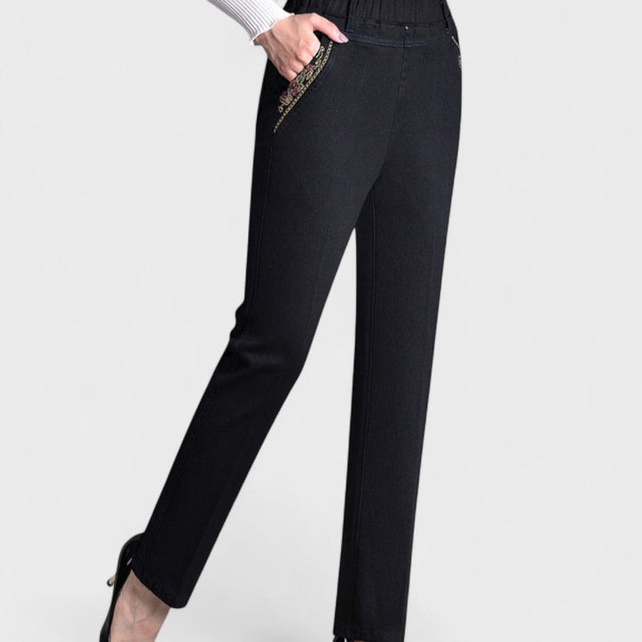 Jeans da donna con tasche laterali e vita elastica